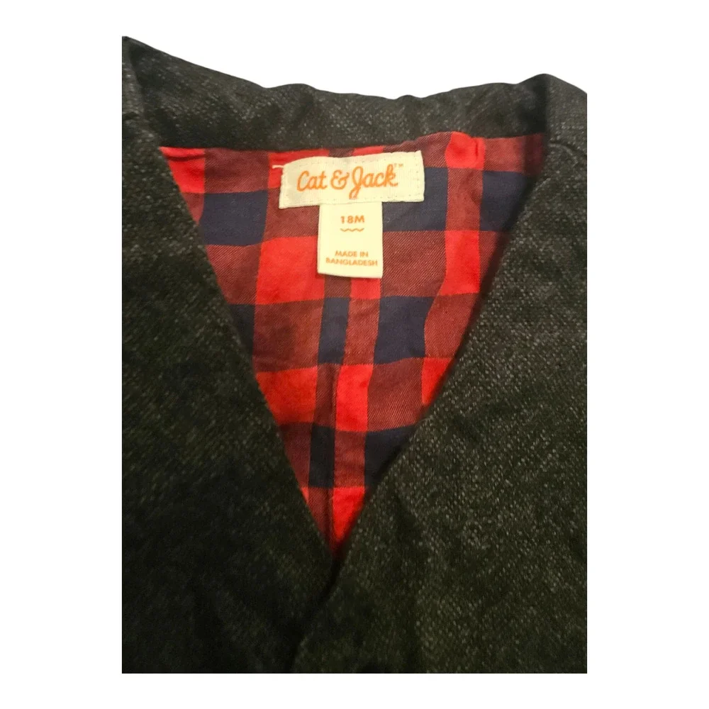 Cat & Jack Kid Size 18M Sleeveless Button Up Vest